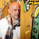 En “No sólo murga” Ariel Prat vuelca todo su ADN musical y estético En “No sólo murga” Ariel Prat vuelca todo su ADN musical y estético