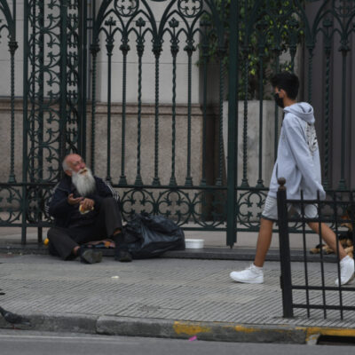 «Nadie elige dormir en un banco»